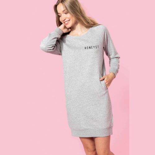 Modelé portant la robe Rosa